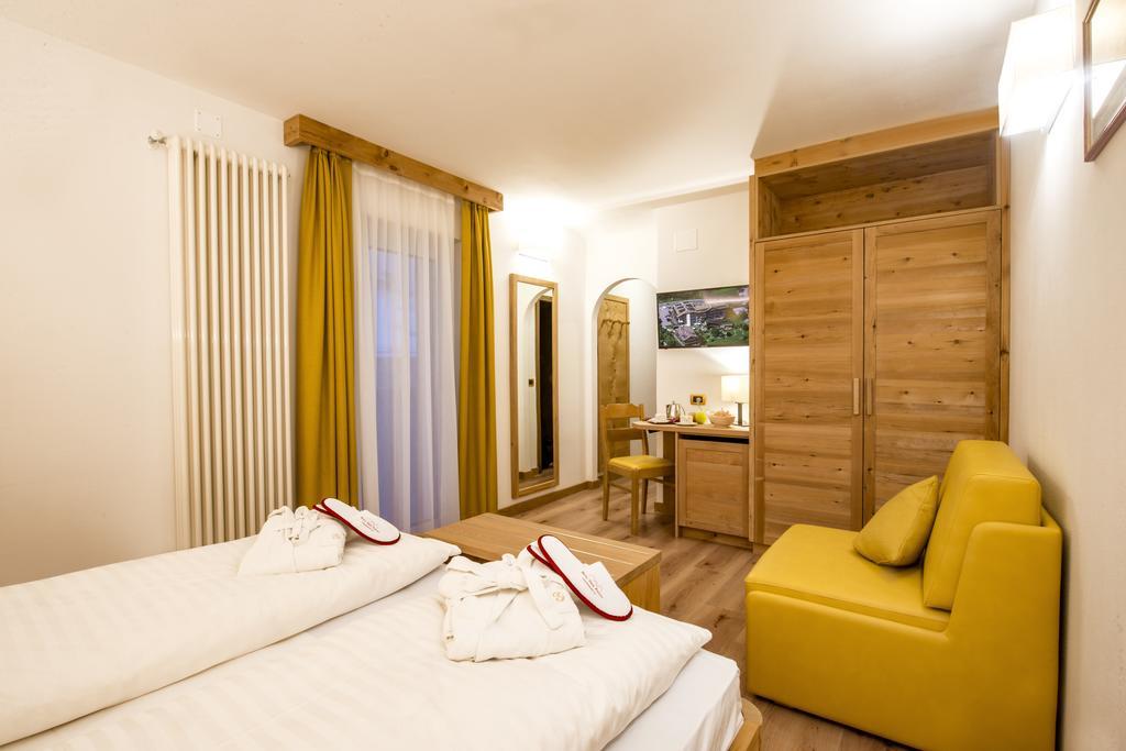 Hotel Gran Paradis Campitello di Fassa Exterior foto