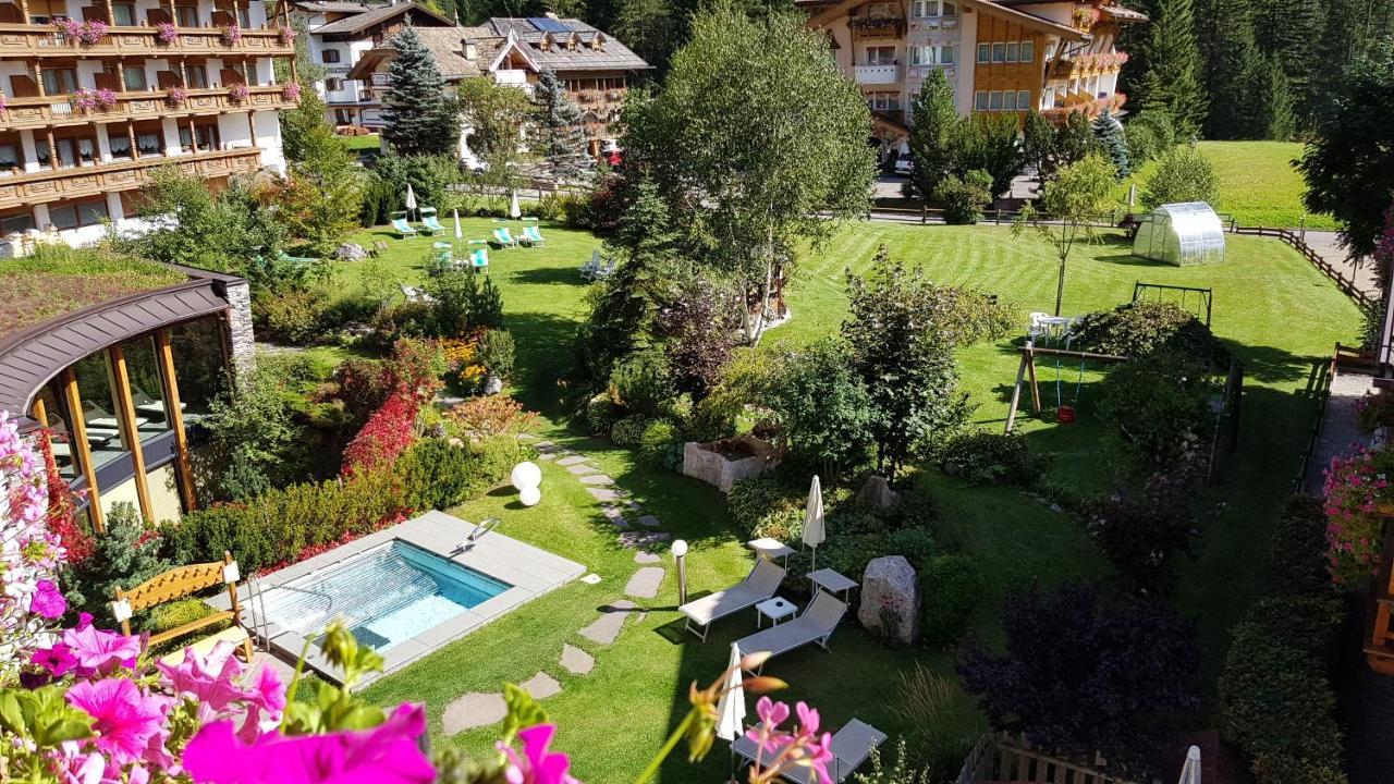 Hotel Gran Paradis Campitello di Fassa Exterior foto